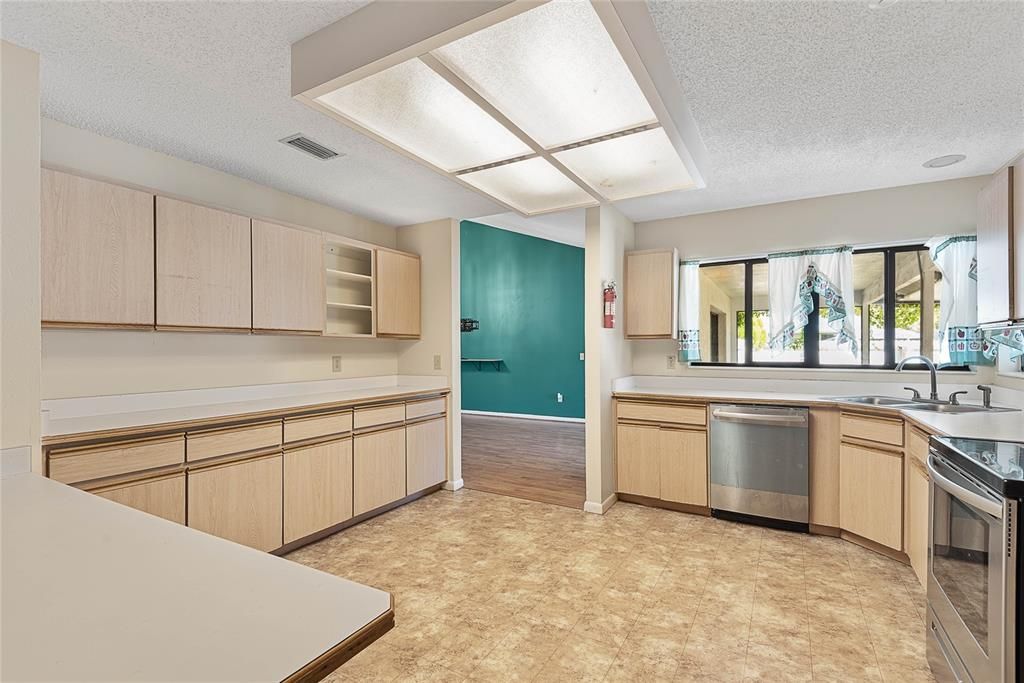 For Sale: $305,000 (4 beds, 2 baths, 2107 Square Feet)