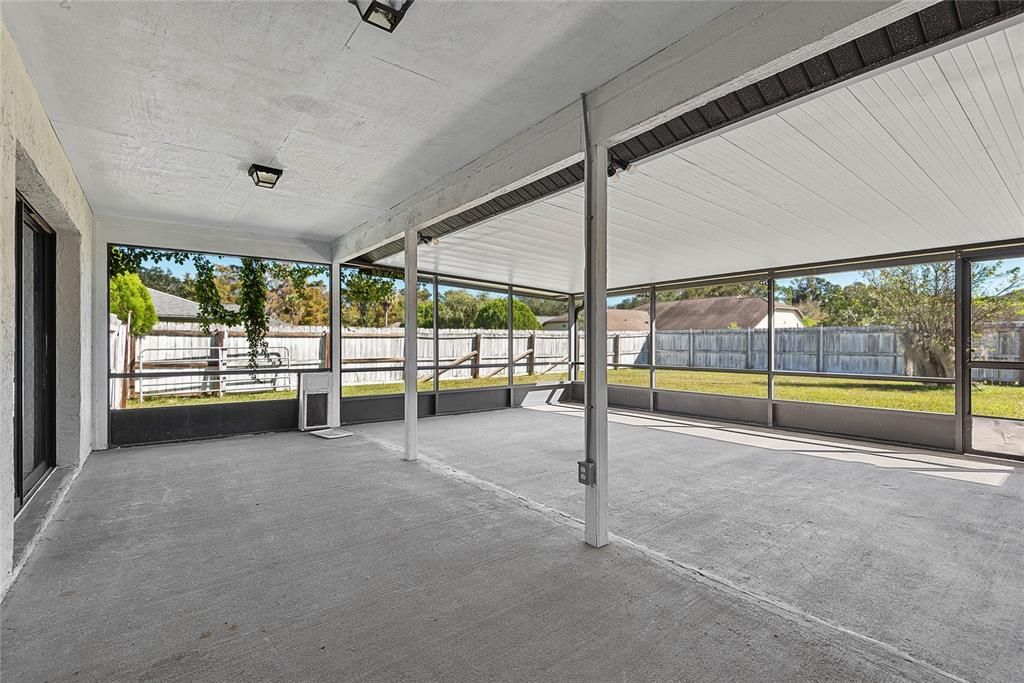 For Sale: $305,000 (4 beds, 2 baths, 2107 Square Feet)