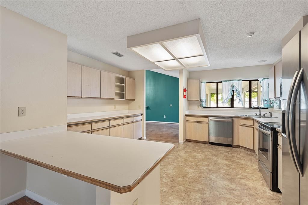 For Sale: $305,000 (4 beds, 2 baths, 2107 Square Feet)