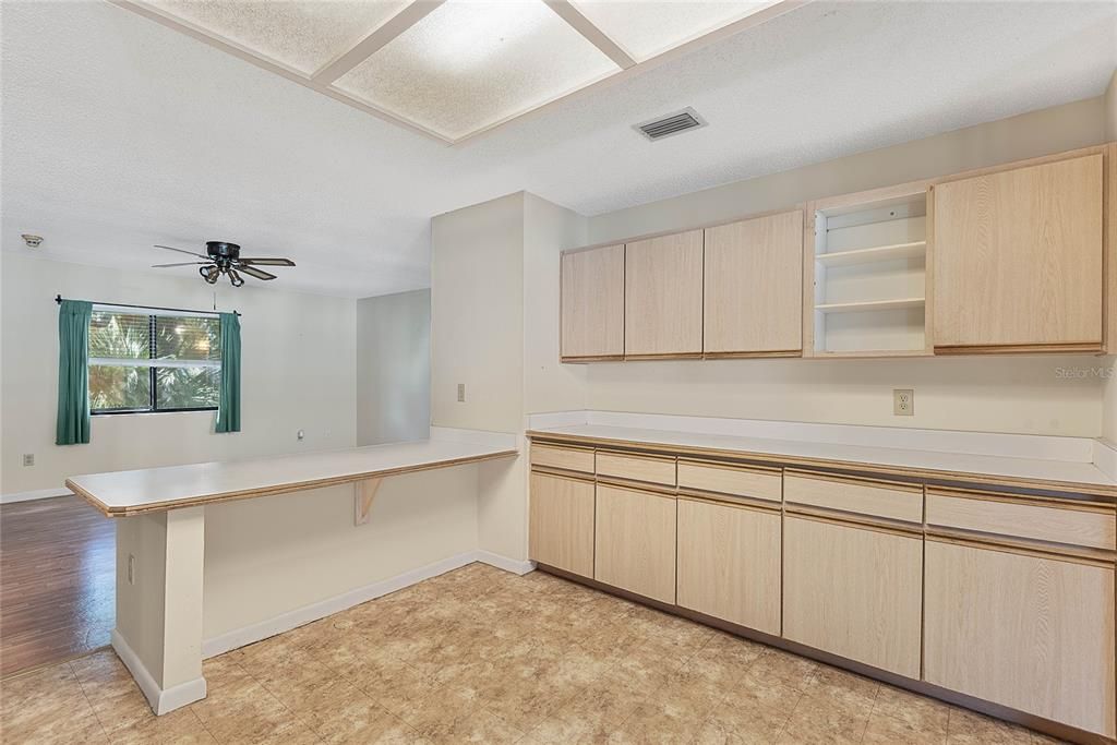 For Sale: $305,000 (4 beds, 2 baths, 2107 Square Feet)