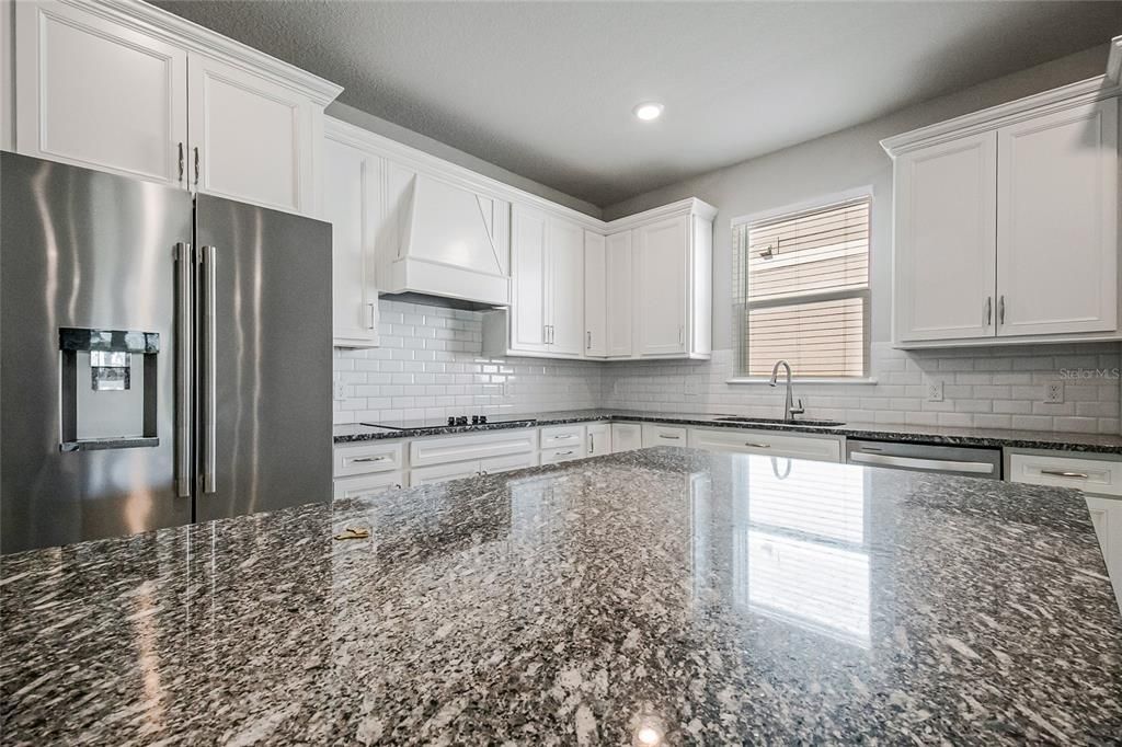 В аренду: $2,500 (4 спален, 2 ванн, 2197 Квадратных фут)