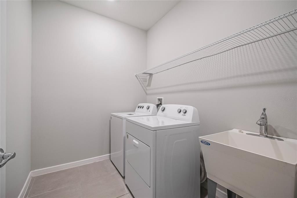 В аренду: $2,500 (4 спален, 2 ванн, 2197 Квадратных фут)