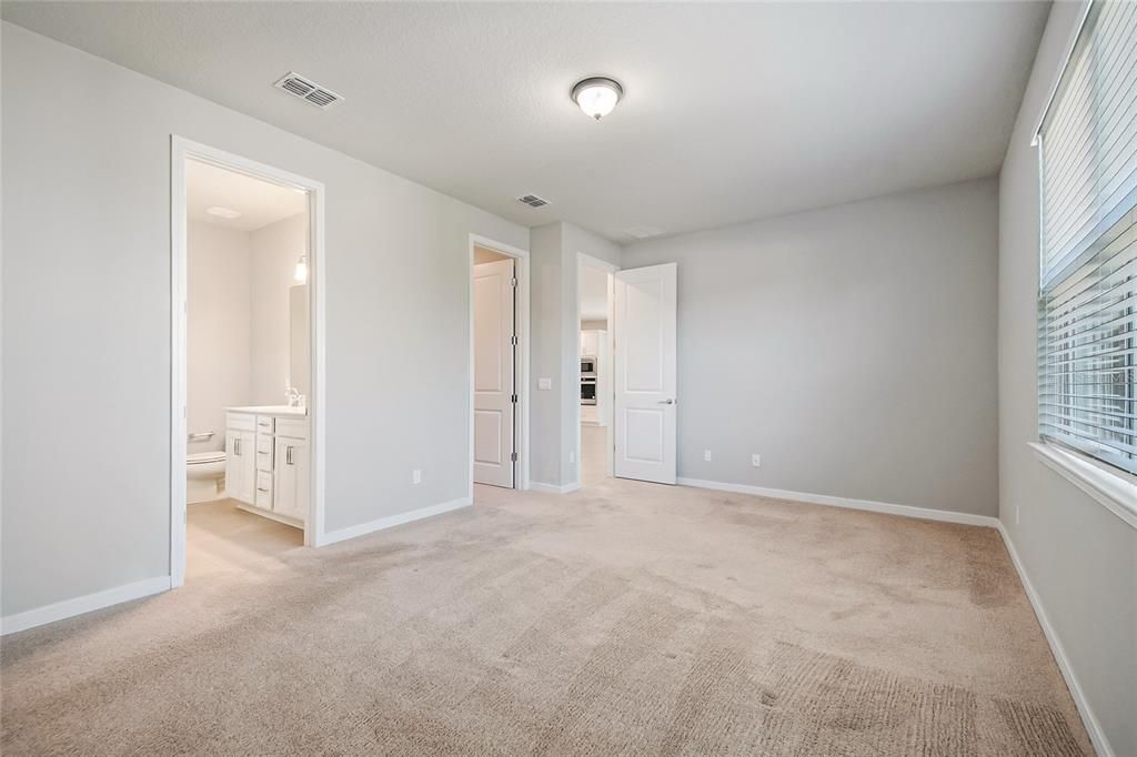 В аренду: $2,500 (4 спален, 2 ванн, 2197 Квадратных фут)