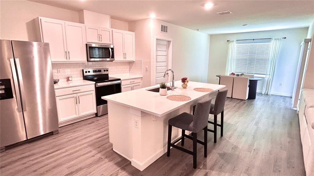 En Renta: $2,400 (3 camas, 2 baños, 1676 Pies cuadrados)