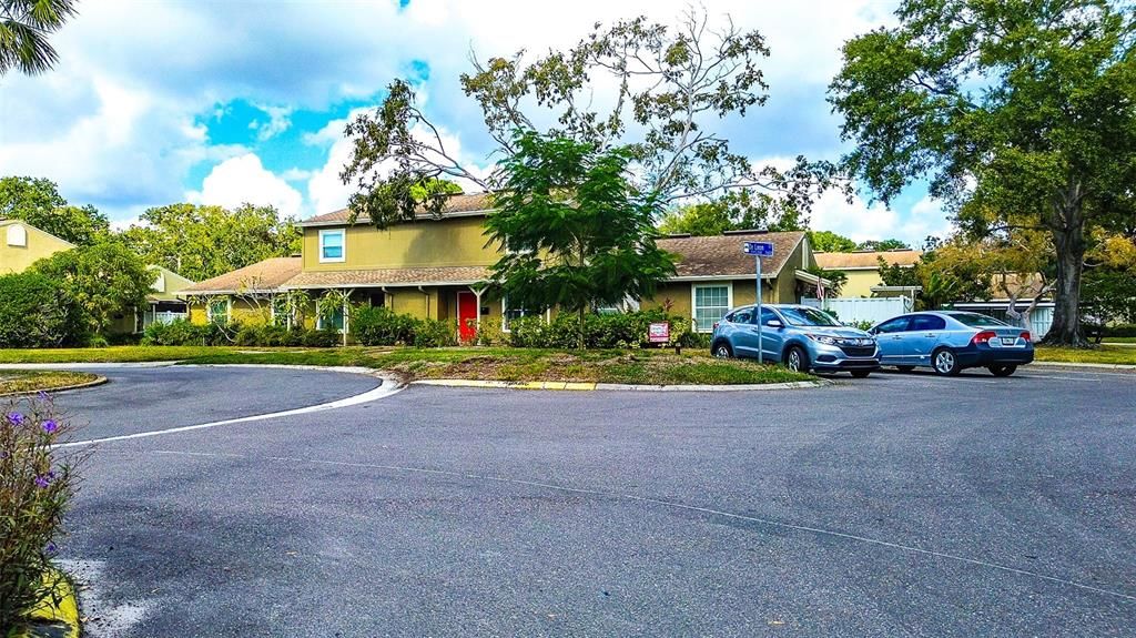 Под контрактом: $249,000 (2 спален, 1 ванн, 1048 Квадратных фут)