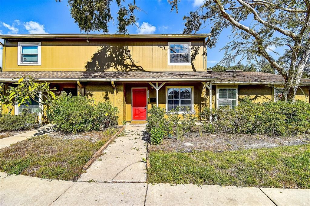 Под контрактом: $249,000 (2 спален, 1 ванн, 1048 Квадратных фут)