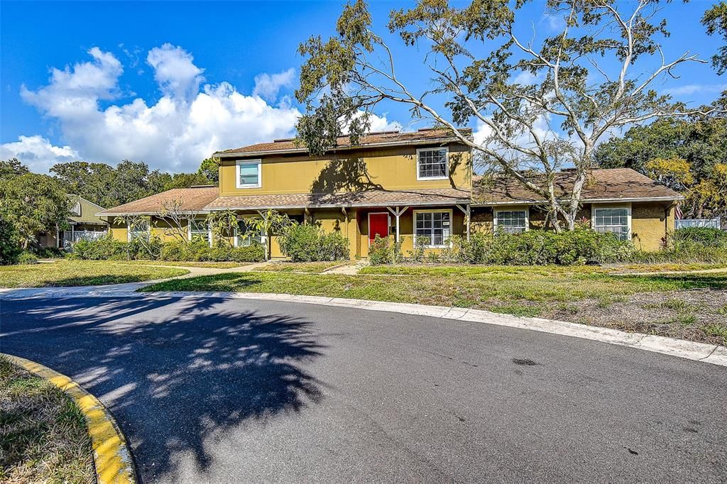 Под контрактом: $249,000 (2 спален, 1 ванн, 1048 Квадратных фут)