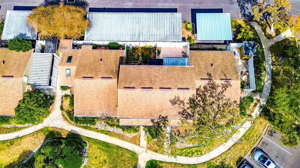 Под контрактом: $249,000 (2 спален, 1 ванн, 1048 Квадратных фут)