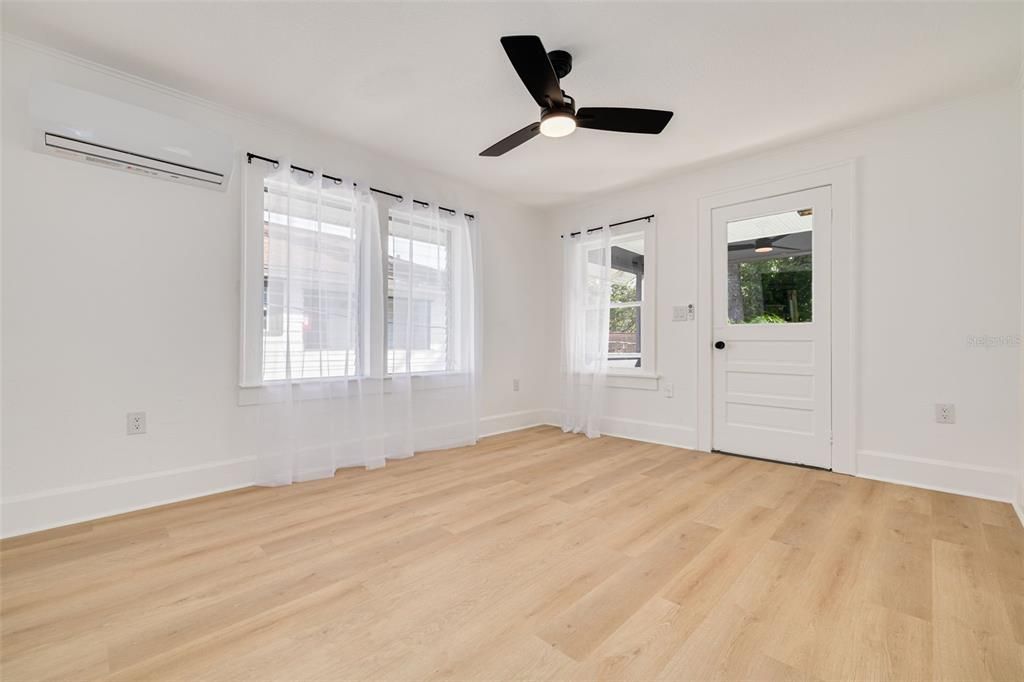 На продажу: $1,095,000 (5 спален, 0 ванн, 2838 Квадратных фут)