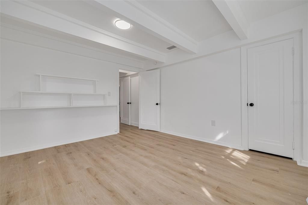 На продажу: $1,095,000 (5 спален, 0 ванн, 2838 Квадратных фут)