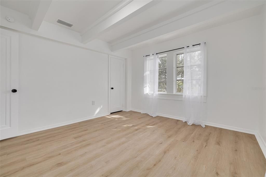 На продажу: $1,095,000 (5 спален, 0 ванн, 2838 Квадратных фут)