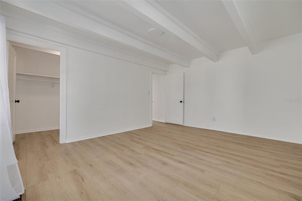 На продажу: $1,095,000 (5 спален, 0 ванн, 2838 Квадратных фут)