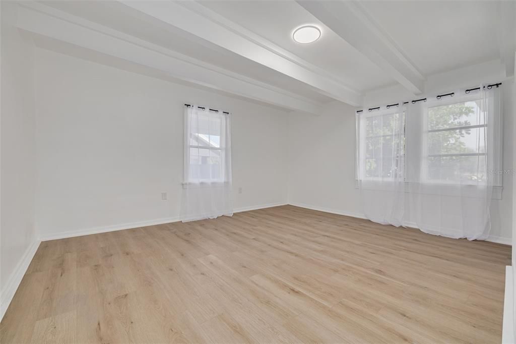 На продажу: $1,095,000 (5 спален, 0 ванн, 2838 Квадратных фут)