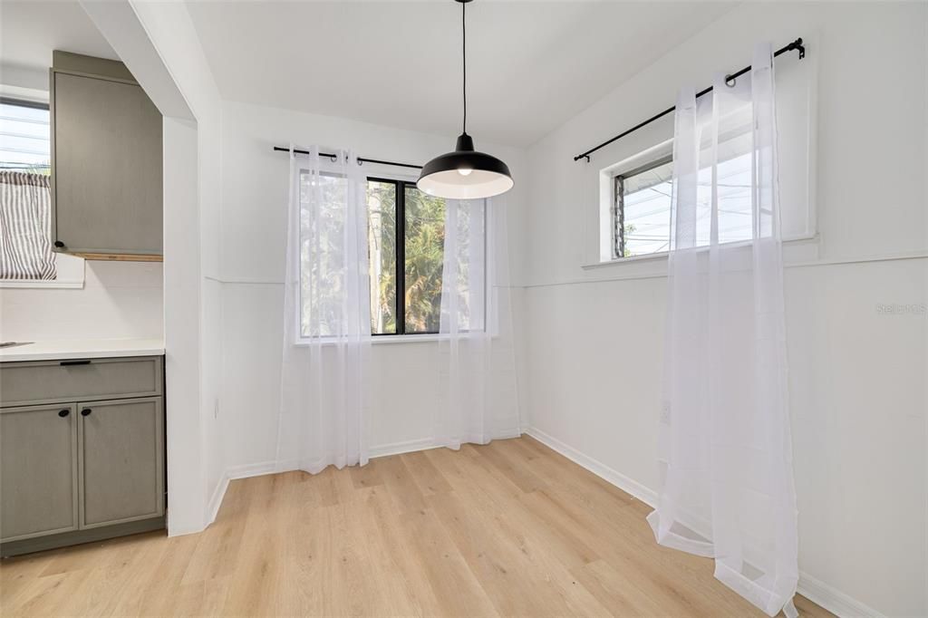 На продажу: $1,095,000 (5 спален, 0 ванн, 2838 Квадратных фут)