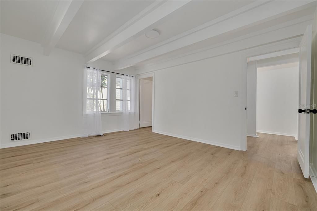 На продажу: $1,095,000 (5 спален, 0 ванн, 2838 Квадратных фут)