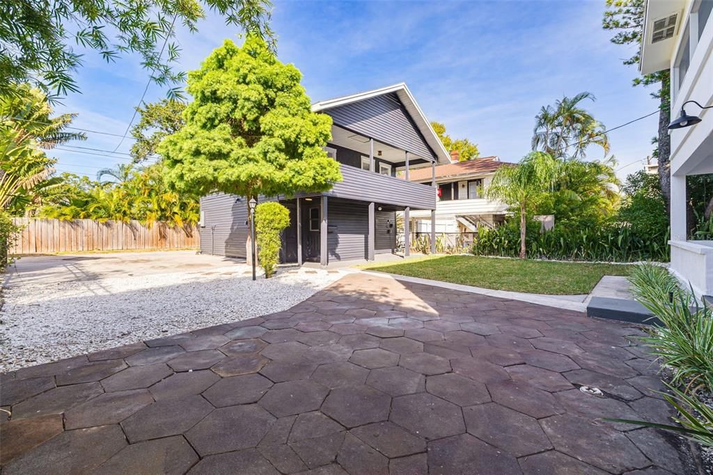 На продажу: $1,095,000 (5 спален, 0 ванн, 2838 Квадратных фут)