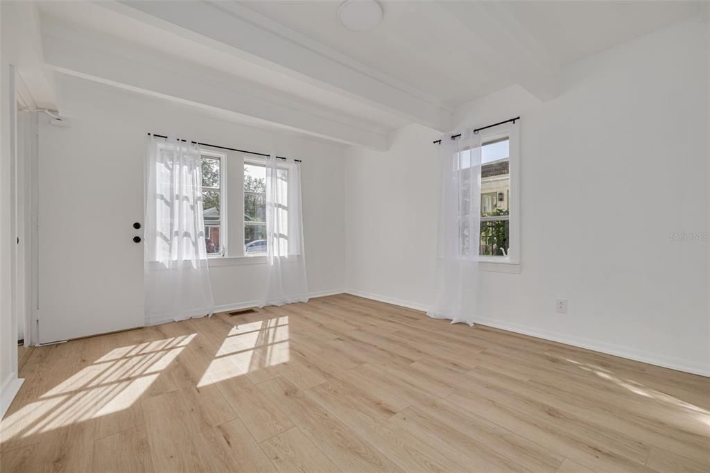 На продажу: $1,095,000 (5 спален, 0 ванн, 2838 Квадратных фут)