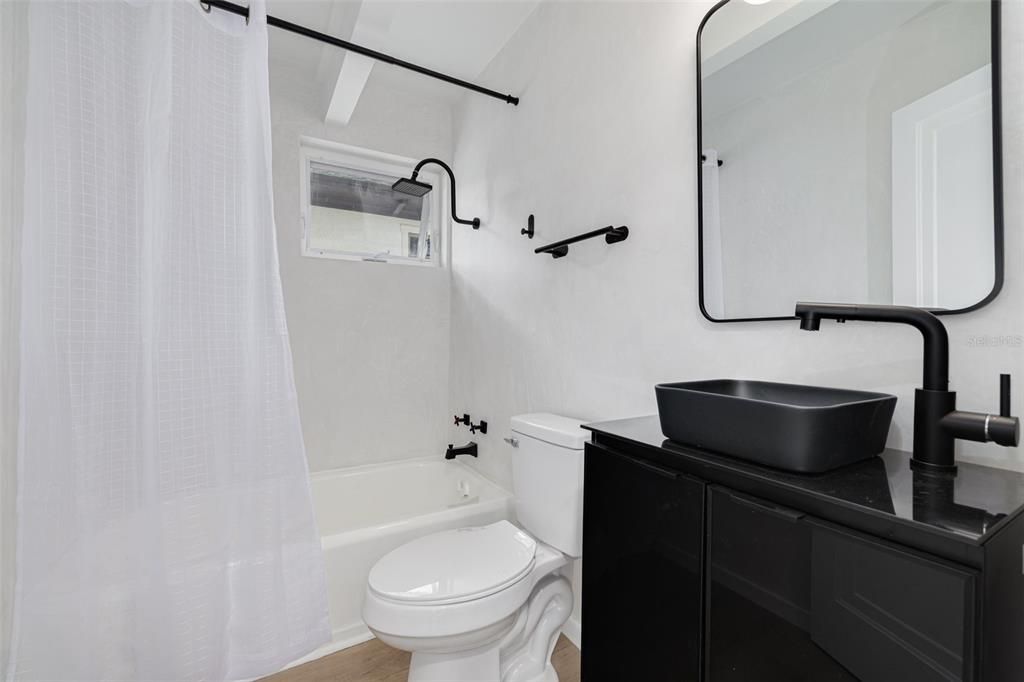 На продажу: $1,095,000 (5 спален, 0 ванн, 2838 Квадратных фут)