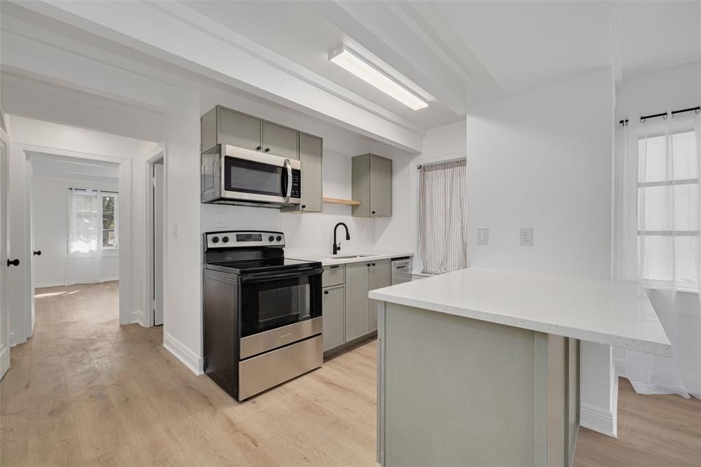 На продажу: $1,095,000 (5 спален, 0 ванн, 2838 Квадратных фут)