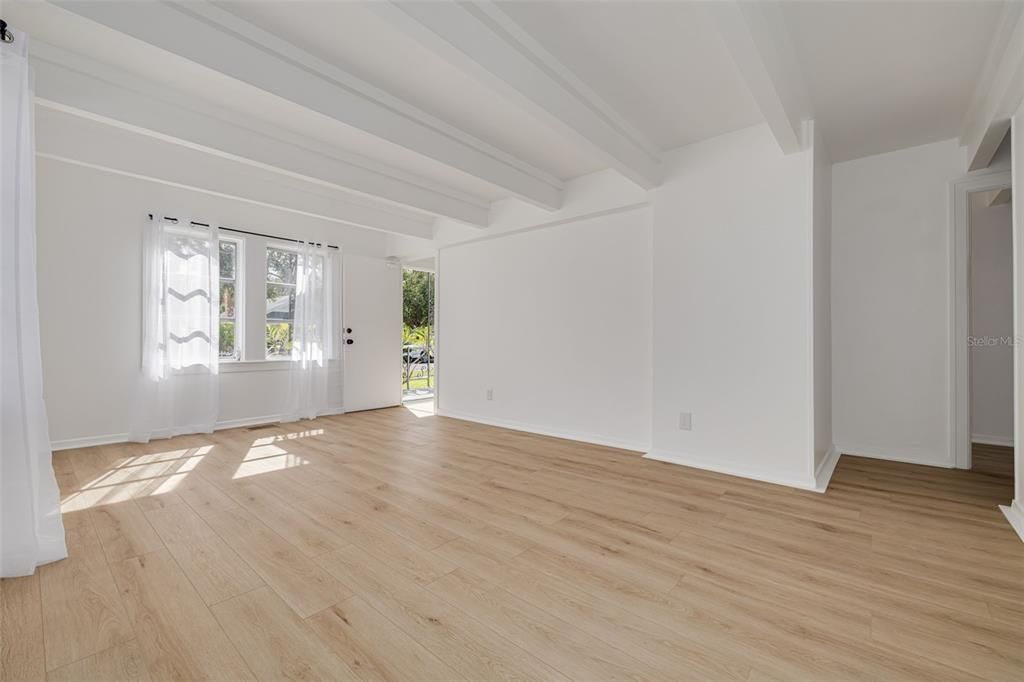 На продажу: $1,095,000 (5 спален, 0 ванн, 2838 Квадратных фут)