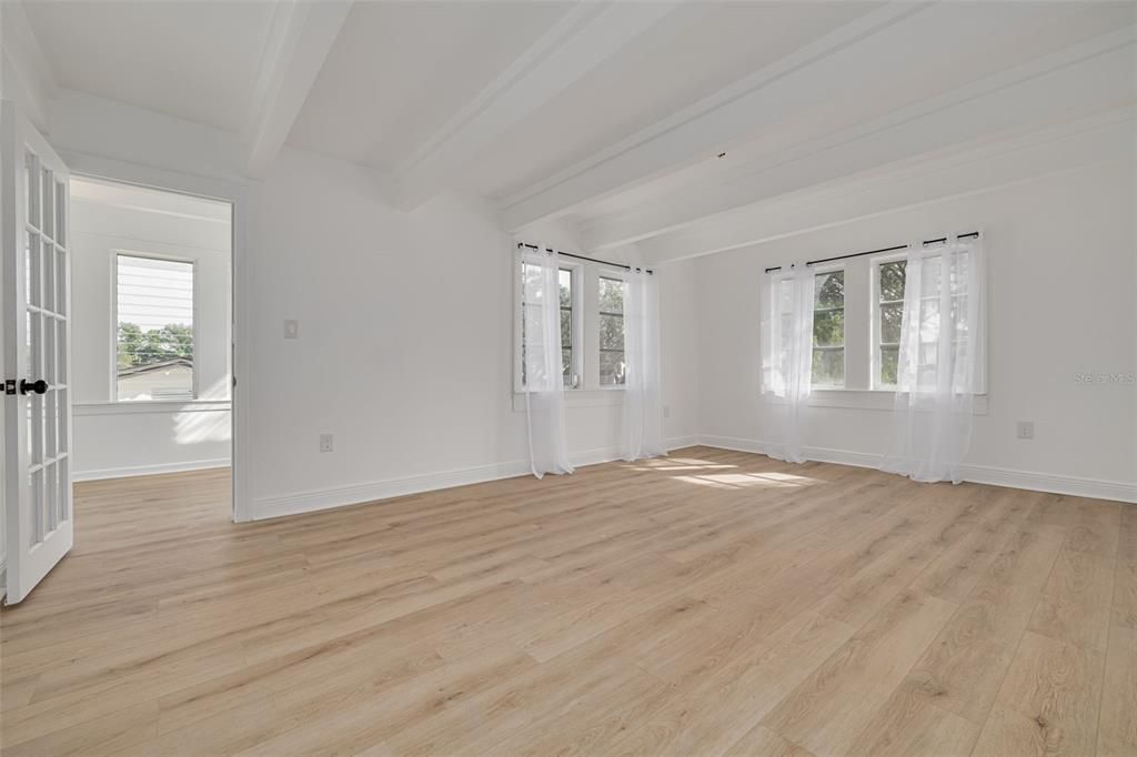 На продажу: $1,095,000 (5 спален, 0 ванн, 2838 Квадратных фут)