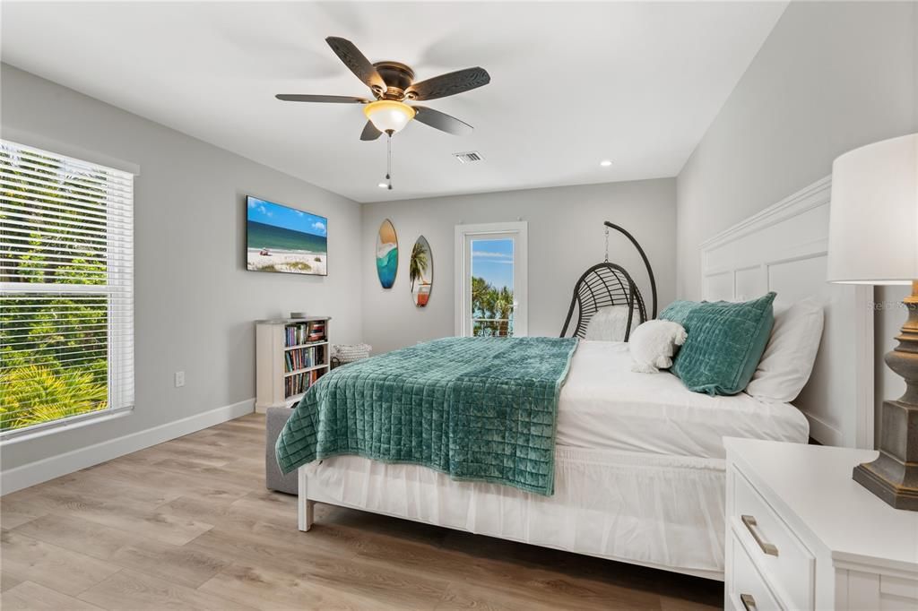 待售: $3,650,000 (1.76 acres)