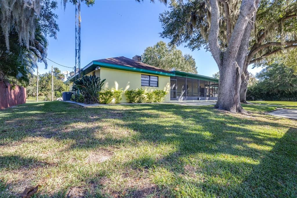 For Sale: $449,000 (3 beds, 2 baths, 1644 Square Feet)