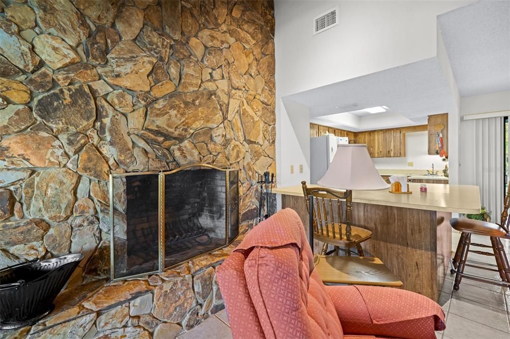 For Sale: $449,000 (3 beds, 2 baths, 1644 Square Feet)