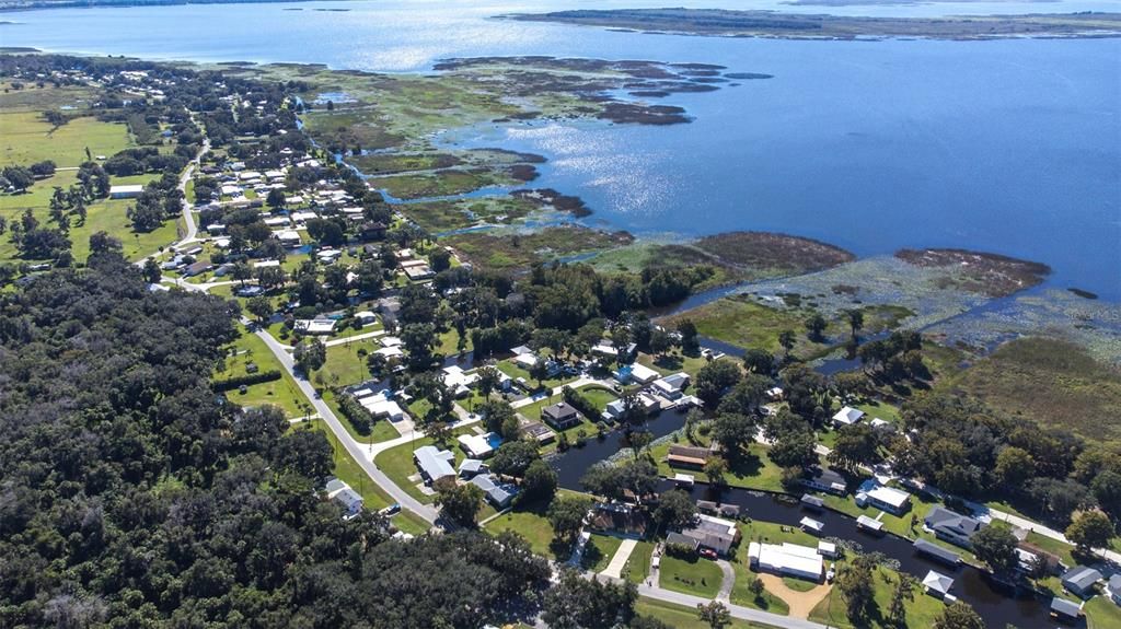 For Sale: $449,000 (3 beds, 2 baths, 1644 Square Feet)