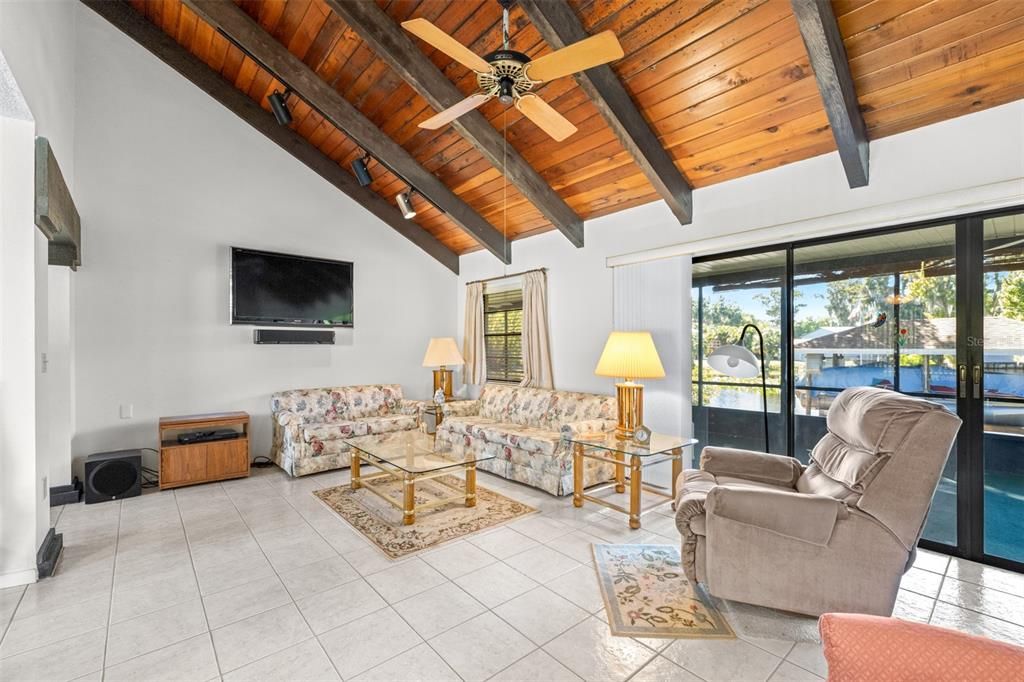 For Sale: $449,000 (3 beds, 2 baths, 1644 Square Feet)