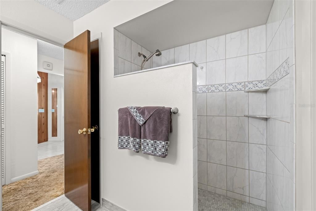 For Sale: $449,000 (3 beds, 2 baths, 1644 Square Feet)