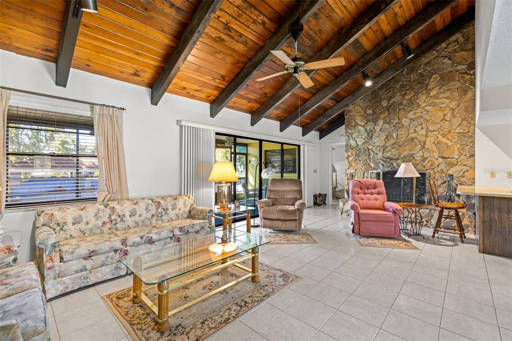 For Sale: $449,000 (3 beds, 2 baths, 1644 Square Feet)