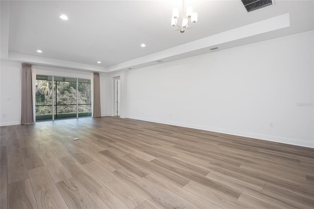 En Venta: $530,000 (4 camas, 3 baños, 2563 Pies cuadrados)