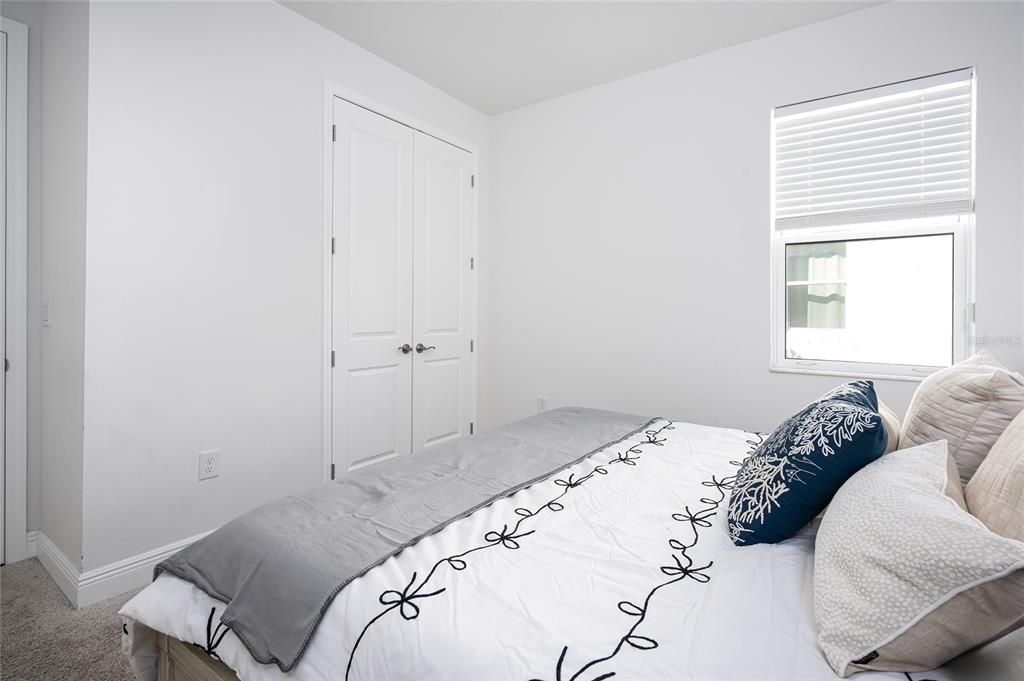 En Venta: $530,000 (4 camas, 3 baños, 2563 Pies cuadrados)