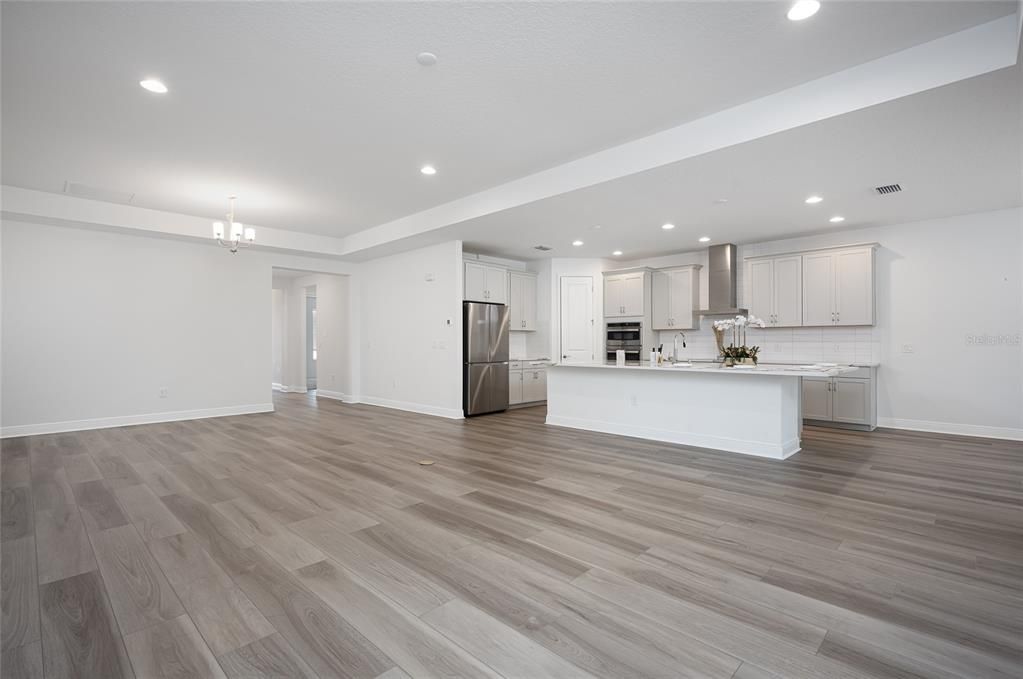 En Venta: $530,000 (4 camas, 3 baños, 2563 Pies cuadrados)