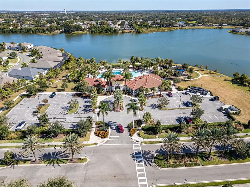 En Venta: $530,000 (4 camas, 3 baños, 2563 Pies cuadrados)