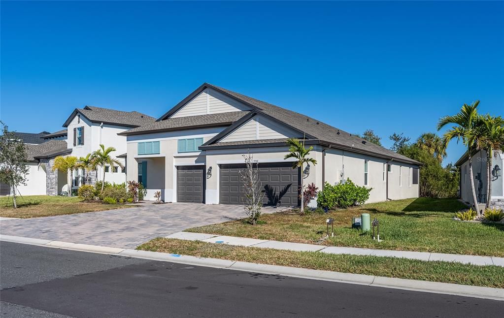 En Venta: $530,000 (4 camas, 3 baños, 2563 Pies cuadrados)