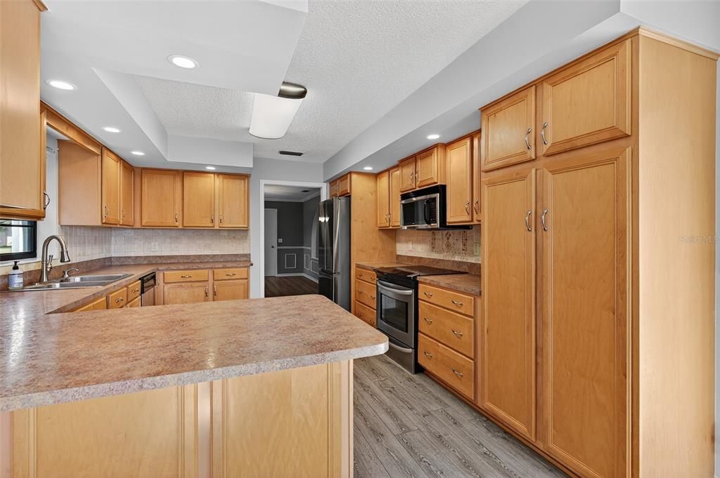 For Sale: $624,900 (4 beds, 3 baths, 2526 Square Feet)