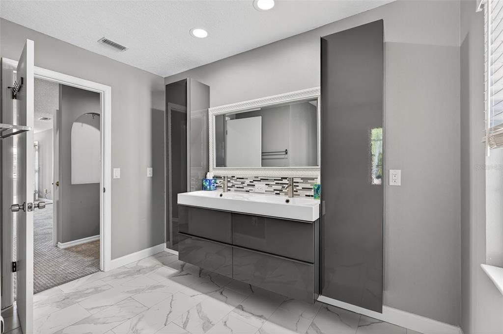 For Sale: $624,900 (4 beds, 3 baths, 2526 Square Feet)