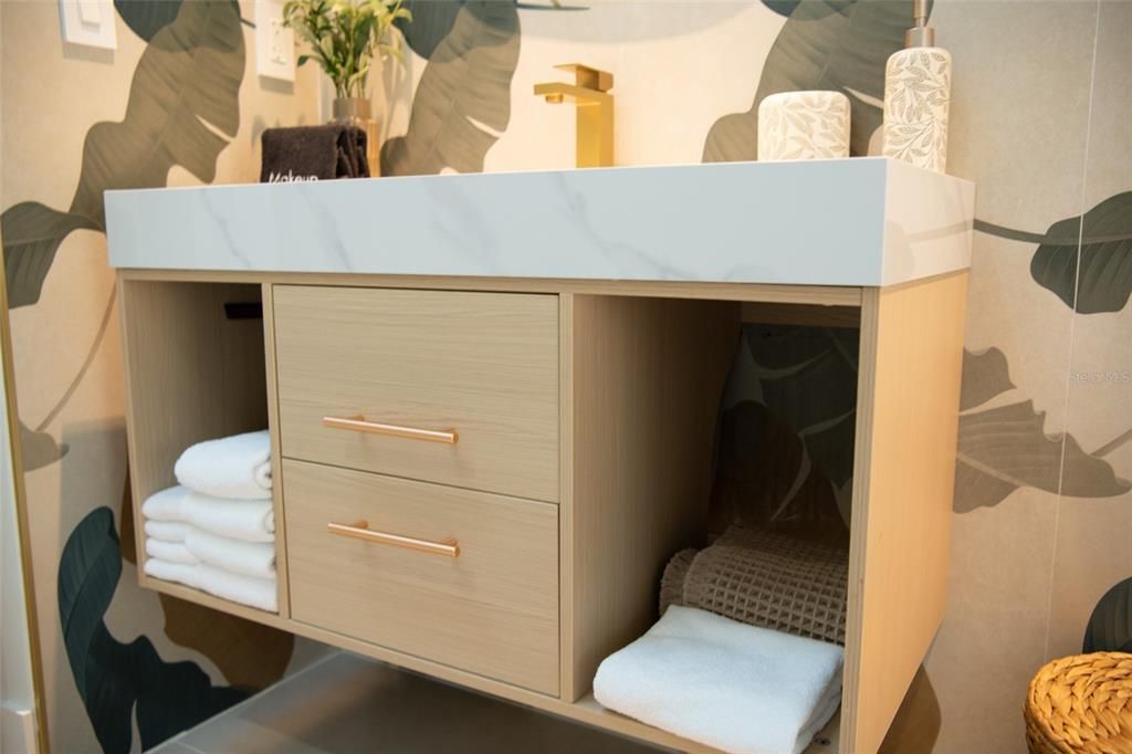 待售: $690,000 (3 贝兹, 2 浴室, 2020 平方英尺)