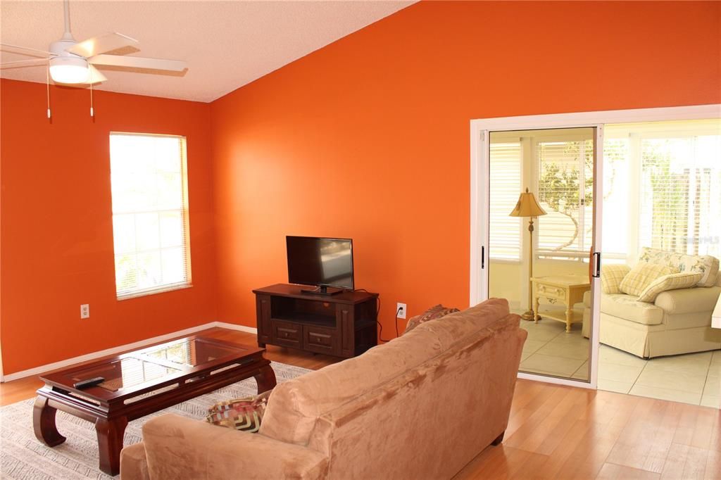 出租: $2,495 (2 贝兹, 2 浴室, 1256 平方英尺)