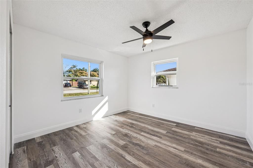 Под контрактом: $285,000 (3 спален, 2 ванн, 1160 Квадратных фут)