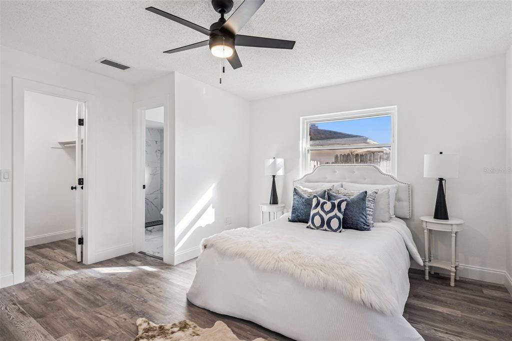 Под контрактом: $285,000 (3 спален, 2 ванн, 1160 Квадратных фут)