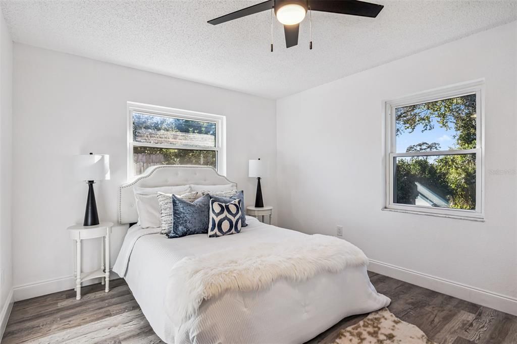 Под контрактом: $285,000 (3 спален, 2 ванн, 1160 Квадратных фут)