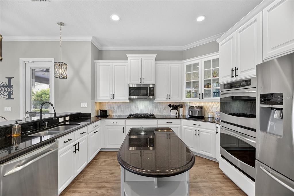 For Sale: $1,239,000 (7 beds, 3 baths, 4571 Square Feet)