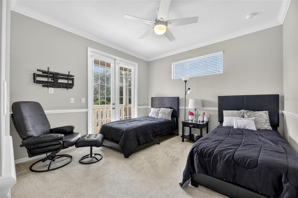 For Sale: $1,239,000 (7 beds, 3 baths, 4571 Square Feet)