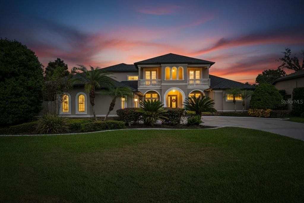 For Sale: $1,239,000 (7 beds, 3 baths, 4571 Square Feet)