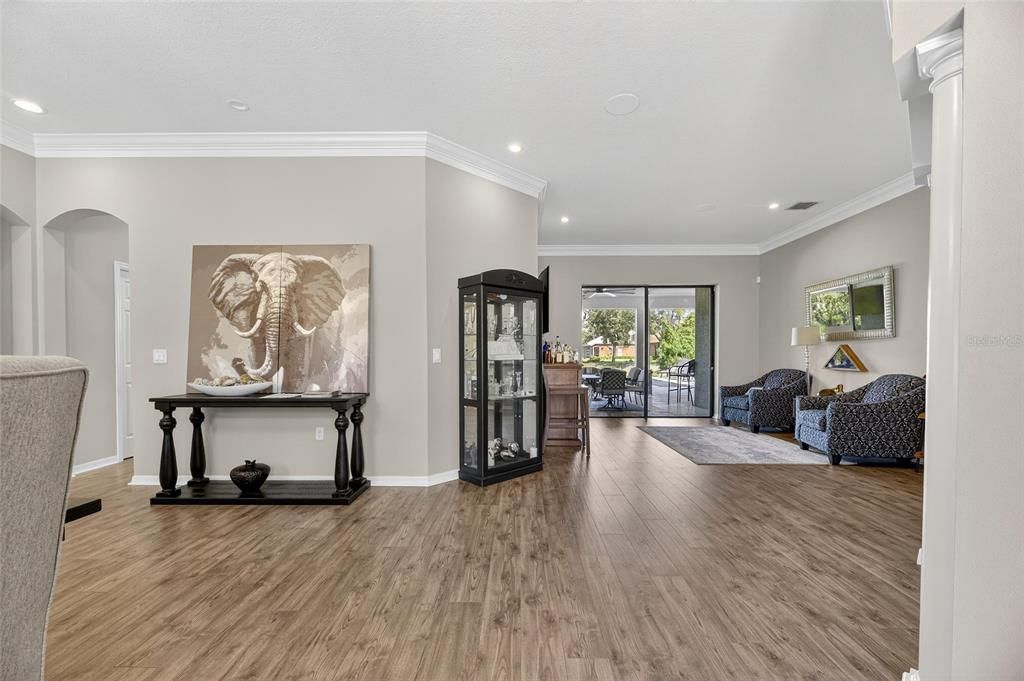 For Sale: $1,239,000 (7 beds, 3 baths, 4571 Square Feet)