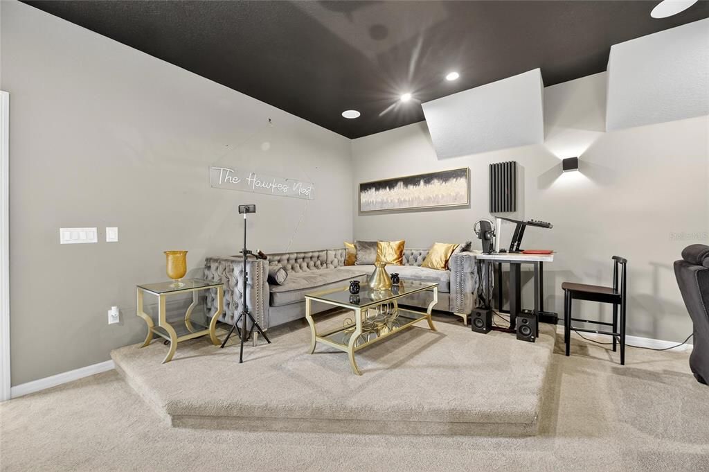 For Sale: $1,239,000 (7 beds, 3 baths, 4571 Square Feet)