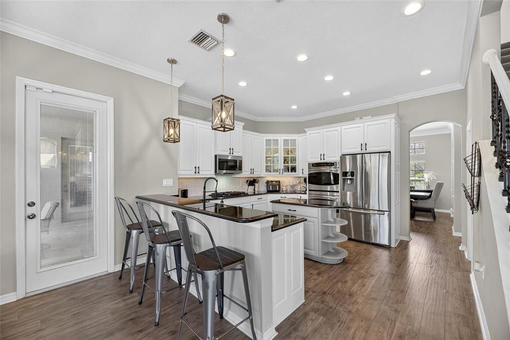 For Sale: $1,239,000 (7 beds, 3 baths, 4571 Square Feet)